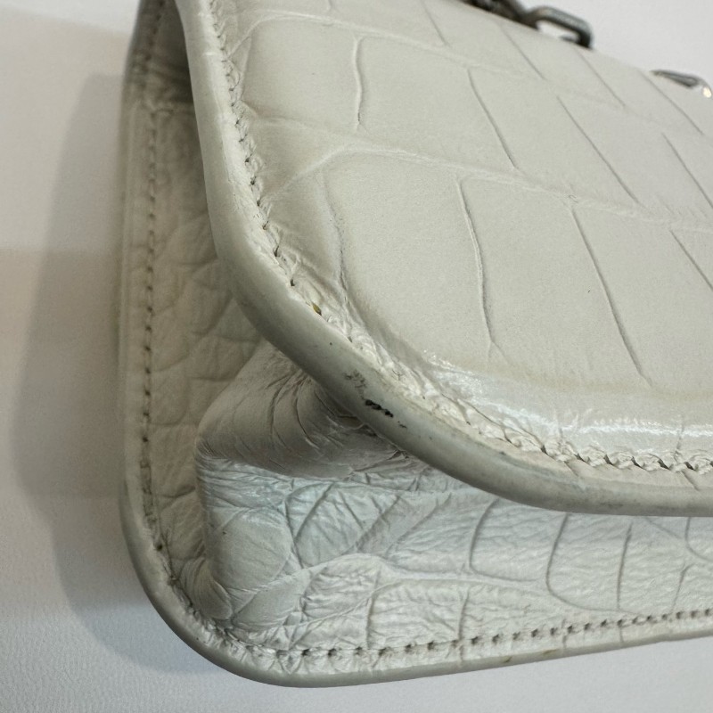 Balenciaga/巴黎世家Gossip白色雙B鱷魚壓紋小牛皮相機包斜挎單肩包-11