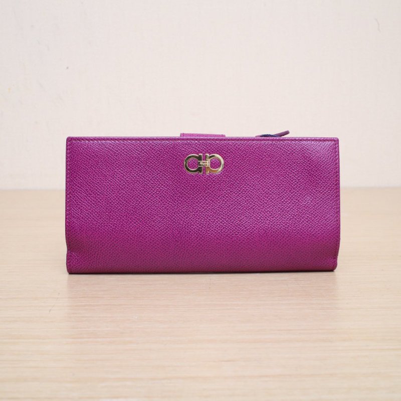 FERRAGAMO 紫色牛皮LOGO徽標長款錢包肩背包-0