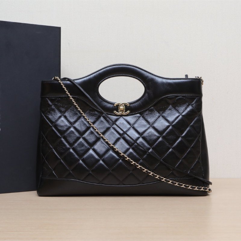 CHANEL 31Bag中號橫版36黑色羊皮晶片開淺金扣肩背包-0