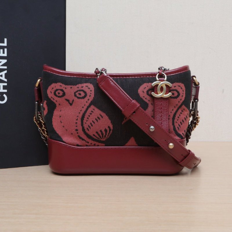 CHANEL GABRIELLE流浪小號20紅色牛皮/帆布24開金銀扣貓頭鷹印花帆布肩背包-0