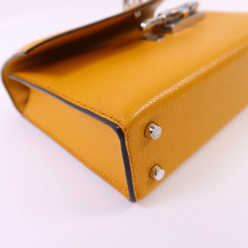 HERMES Chevre皮革Verrou Mini銀扣鏈帶肩背袋Jaune Ambre-11