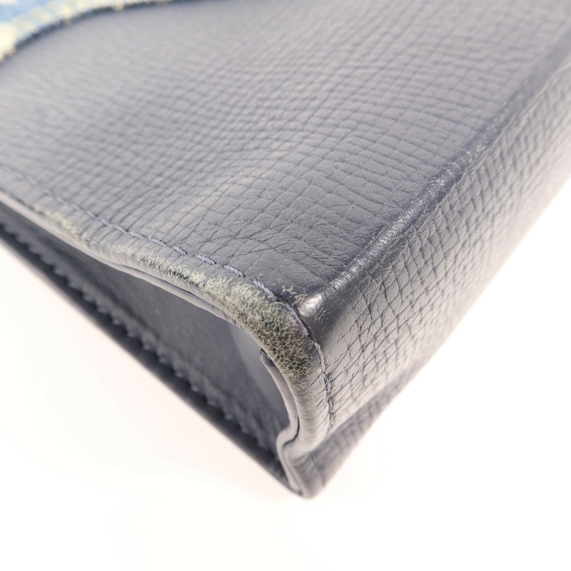 LOUIS VUITTON Monogram Denim LV X Nigo Pochette Voyage金扣手拿包-7