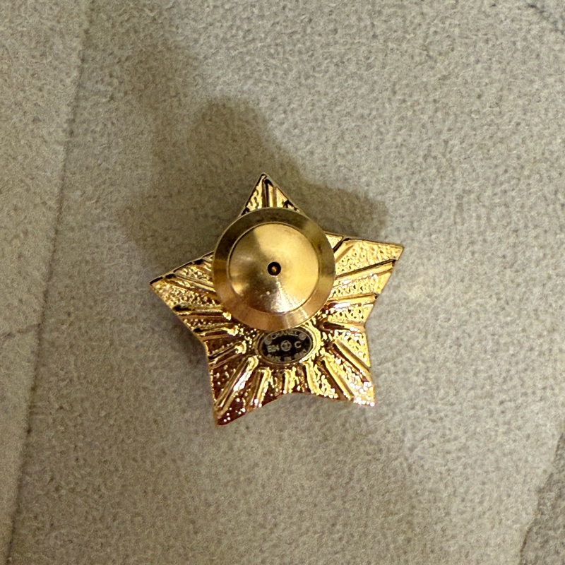 Chanel星星金邊胸針 全新台灣專櫃入 聖誕包裝-2