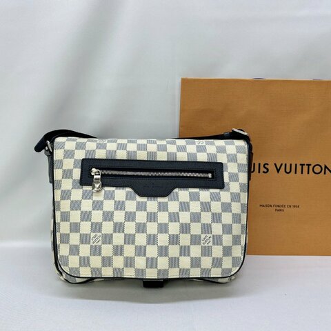 LV 白棋盤格郵差包