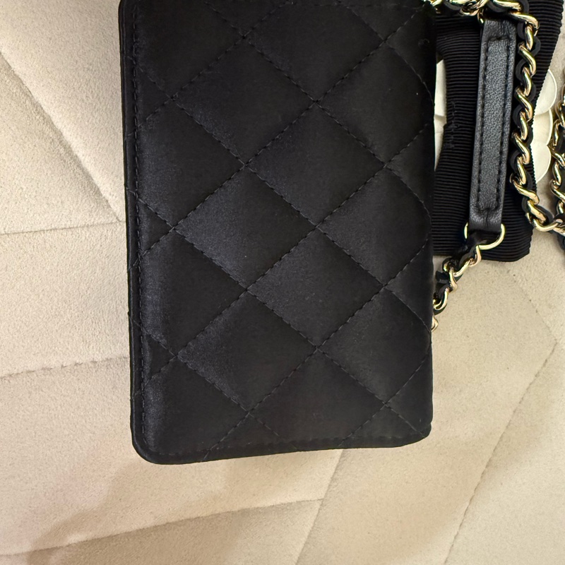 Chanel黑色緞面山茶花斜背小卡包 全新專櫃Vic禮-4