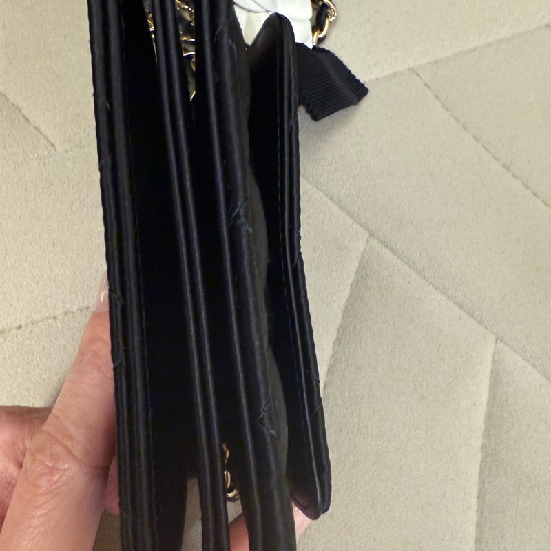 Chanel黑色緞面山茶花斜背小卡包 全新專櫃Vic禮-5