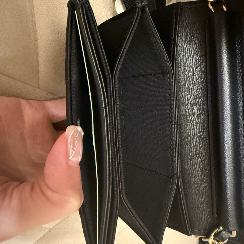 Chanel黑色緞面山茶花斜背小卡包 全新專櫃Vic禮-6