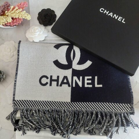 CHANEL 24K黑白拚色圍巾~全新品僅拍照