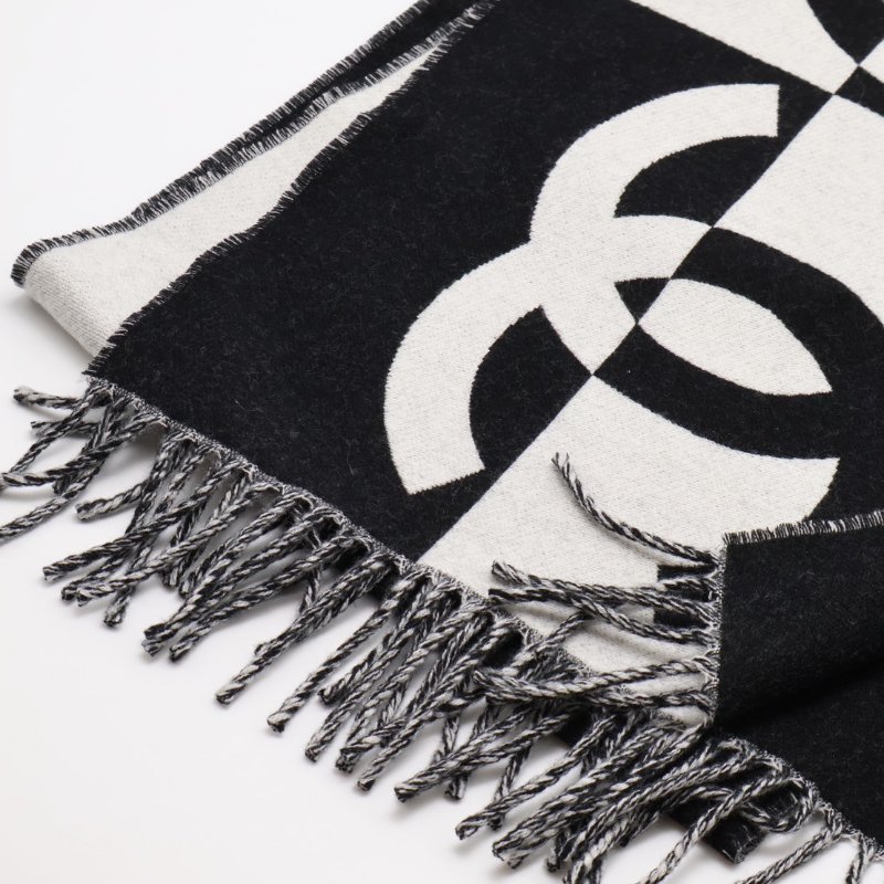 CHANEL 24K黑白拚色圍巾~全新品僅拍照-14