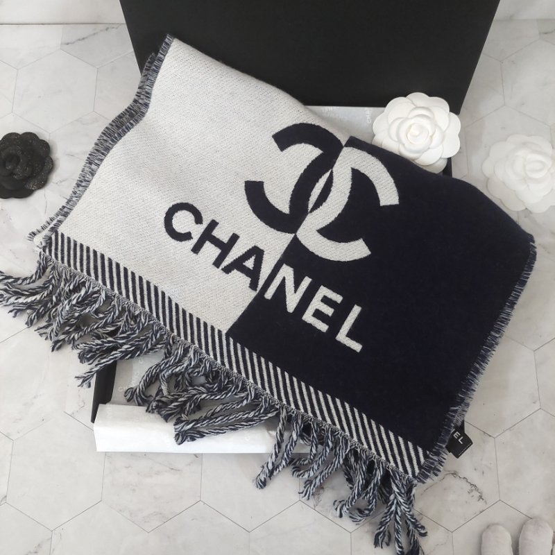 CHANEL 24K黑白拚色圍巾~全新品僅拍照-16