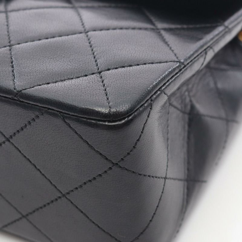 香奈兒迷你Matelasse 20鏈條斜挎包,羊皮材質,黑色,二手,金色五金-6