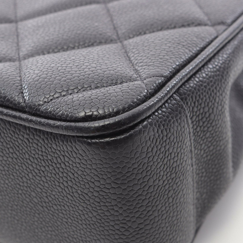 香奈兒 (CHANEL) 絎縫鏈條肩背包，小牛皮材質，黑色，二手，女士款，金色五金配件-6