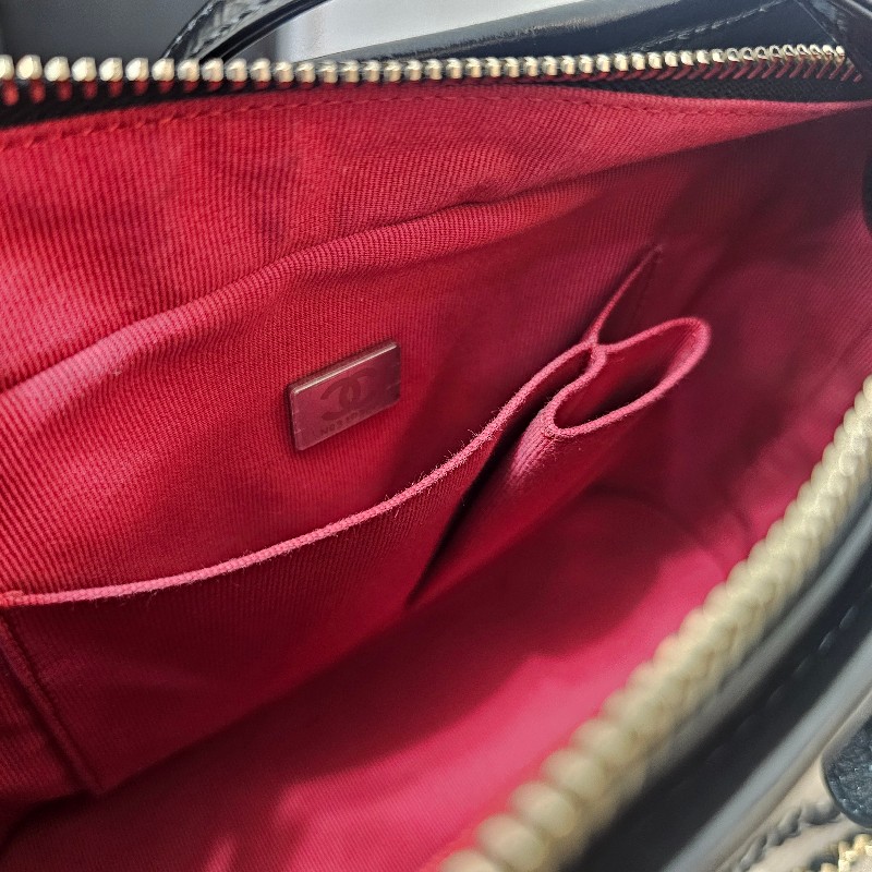 [圓夢甜價出❣️] Chanel黑牛皮菱格肩斜背流浪包-21