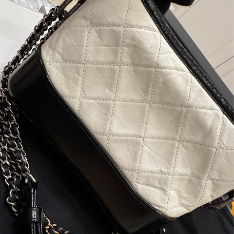 Chanel 黑白色流浪包(9成新)