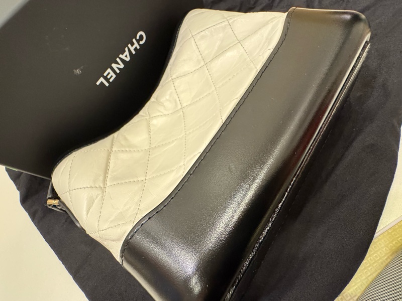 Chanel 黑白色流浪包(9成新)-3