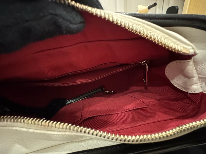 Chanel 黑白色流浪包(9成新)-5