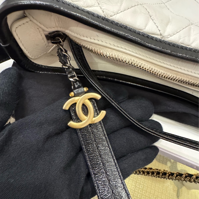 Chanel 黑白色流浪包(9成新)-8