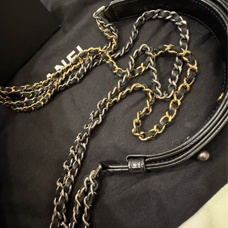 Chanel 黑白色流浪包(9成新)-11