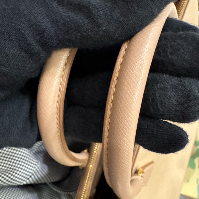 Prada 殺手包大號 (8成新)-10