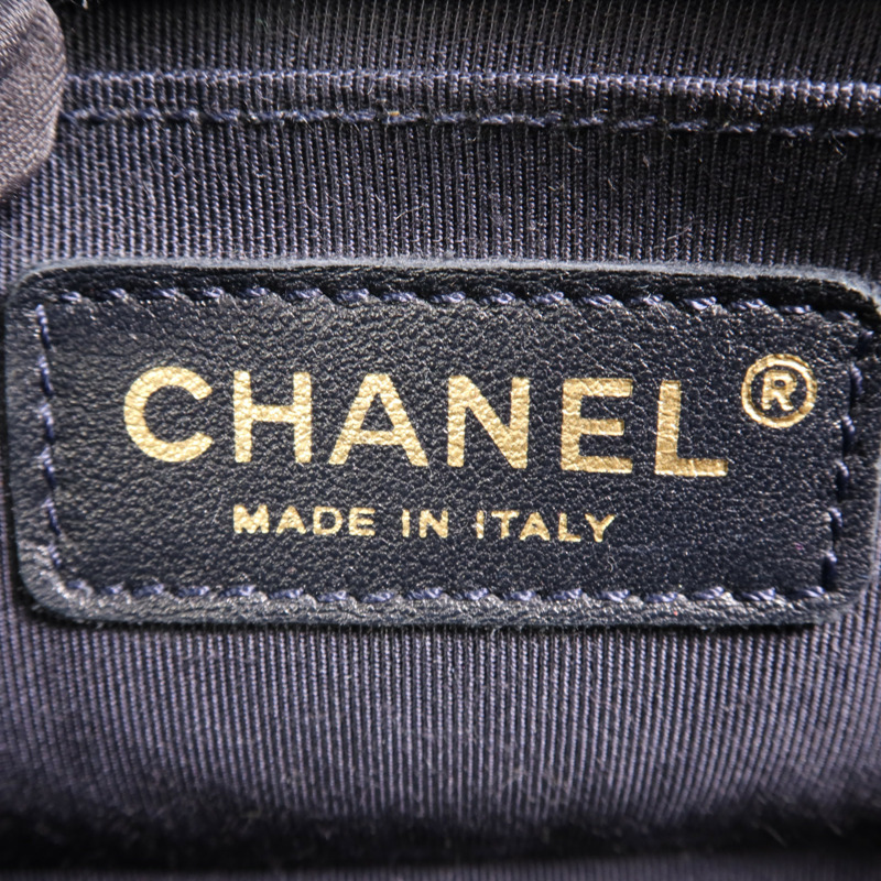 CHANEL 牛仔布Boy 20金扣肩背袋-5