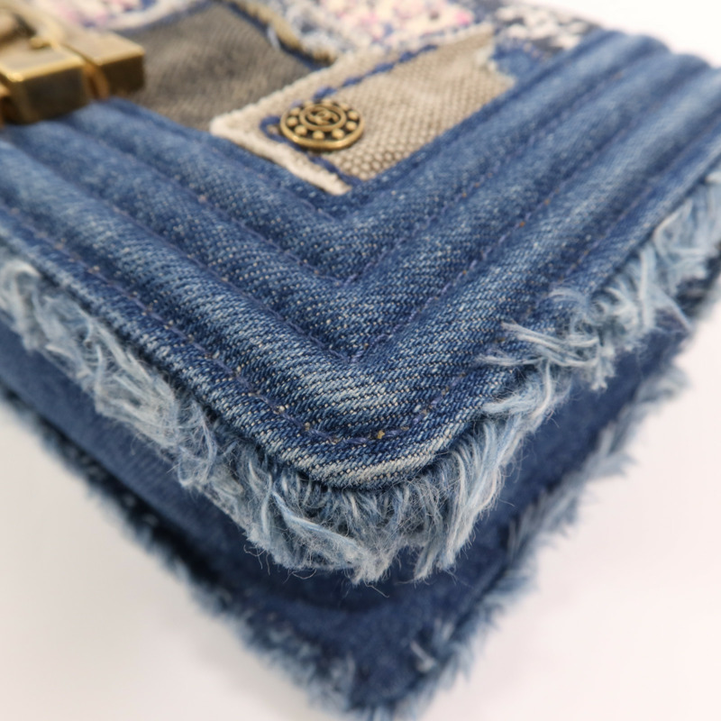 CHANEL 牛仔布Boy 20金扣肩背袋-8