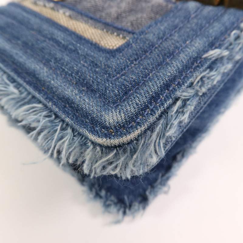 CHANEL 牛仔布Boy 20金扣肩背袋-9