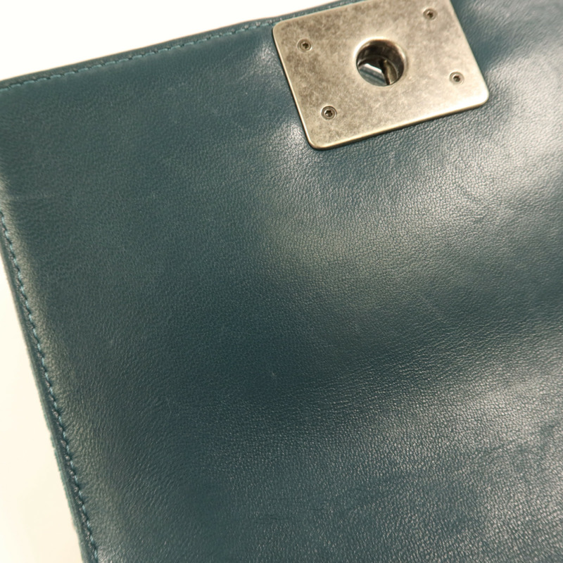 CHANEL Velvet Boy 20銀扣肩背袋-14