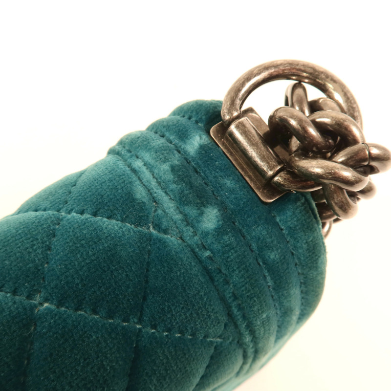 CHANEL Velvet Boy 20銀扣肩背袋-15