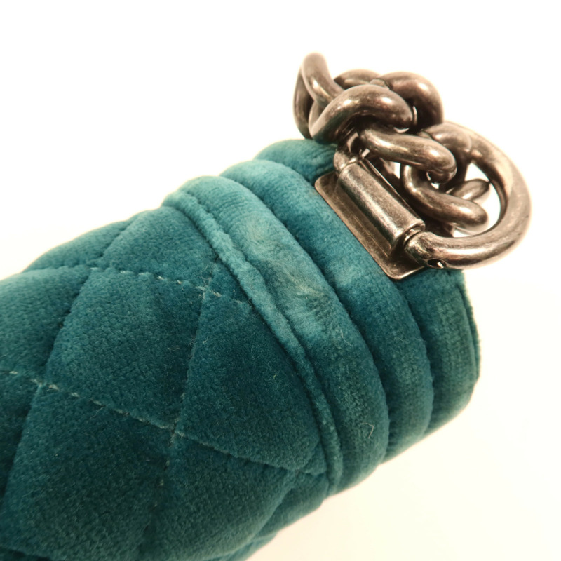 CHANEL Velvet Boy 20銀扣肩背袋-16