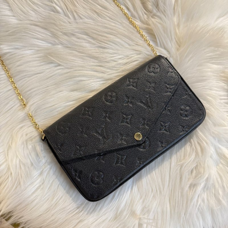 LV 三合一黑壓紋鍊包-0