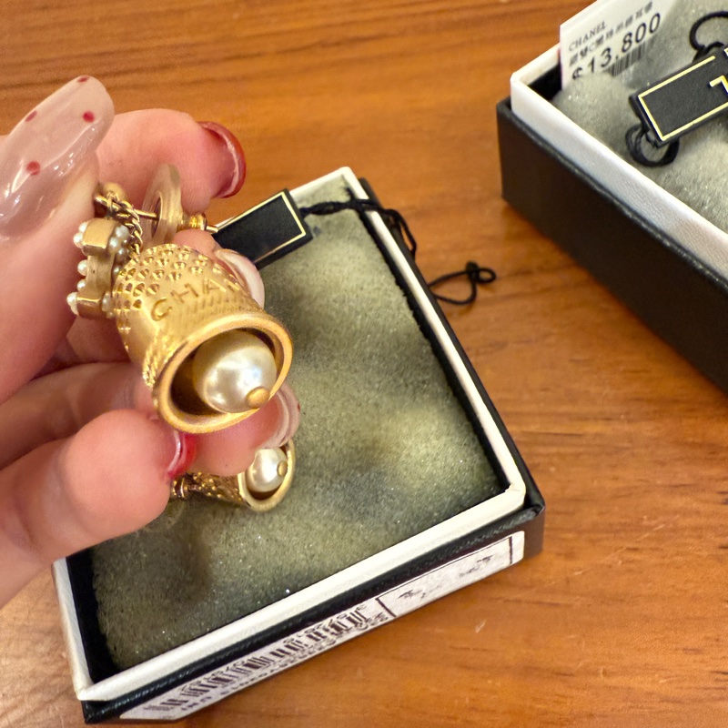 香奈兒復古吊鐘耳環-3