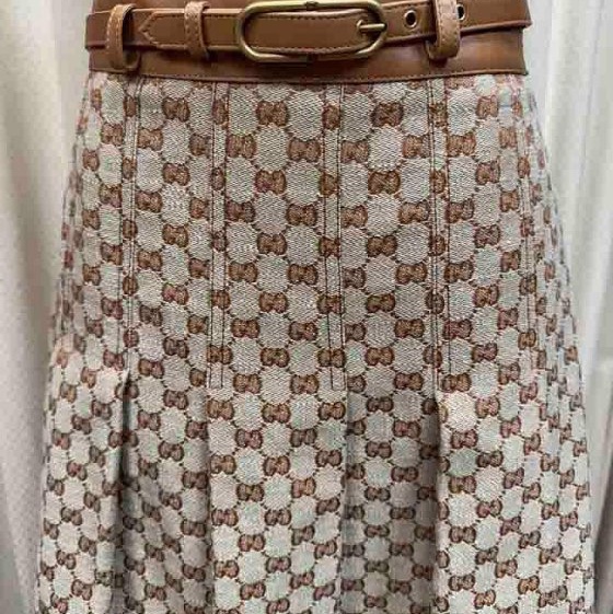 Gucci經典到不能再經典的老花logo A字裙-5