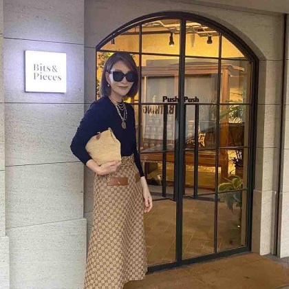 Gucci經典到不能再經典的老花logo A字裙-14