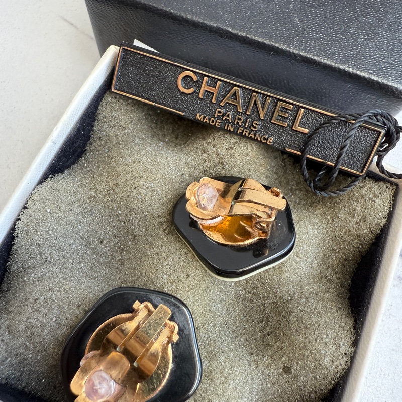 Chanel山茶花耳夾耳環-1