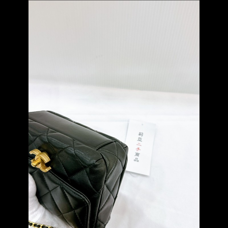 莉亞精品♡CHANEL 珍珠字母鏈方胖 九新美包-8