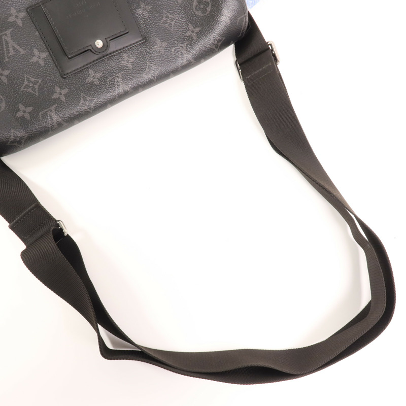 LOUIS VUITTON Monogram Eclipse Messenger PM Voyager銀扣肩背袋-4