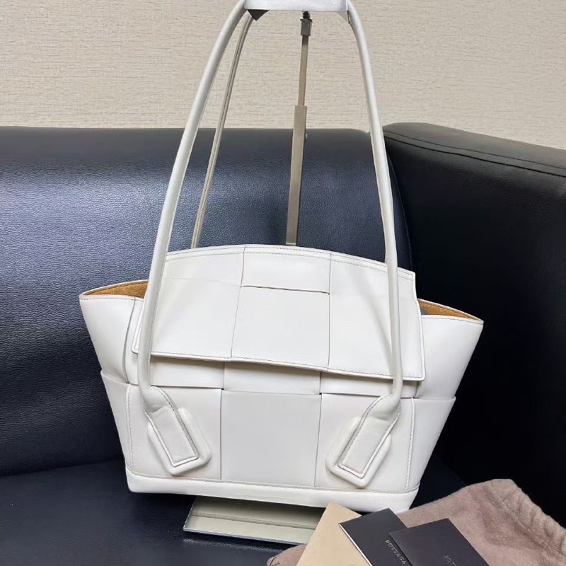 ✨ BV arco 牛皮手提包 老錢風🤍 98新 內裡乾淨-1