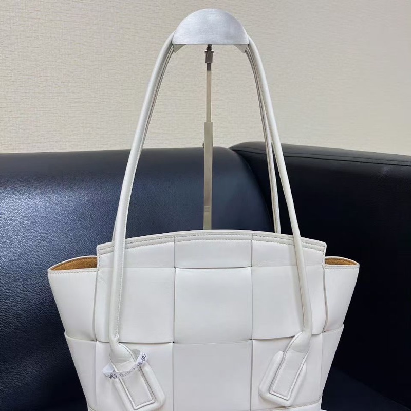 ✨ BV arco 牛皮手提包 老錢風🤍 98新 內裡乾淨-2