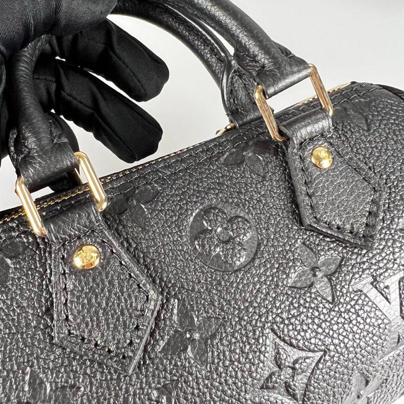 LV M82450/晶片款 黑皮革壓紋Nano Speedy包-9