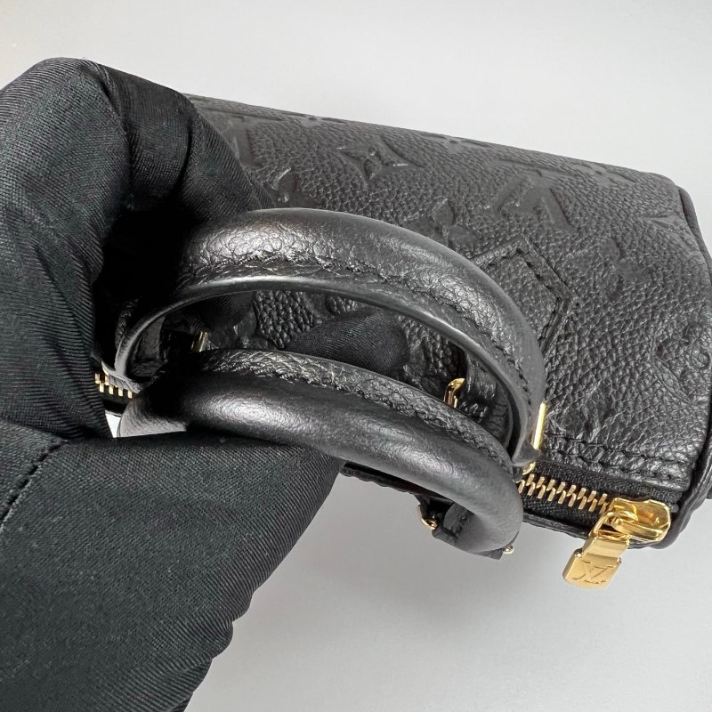 LV M82450/晶片款 黑皮革壓紋Nano Speedy包-11