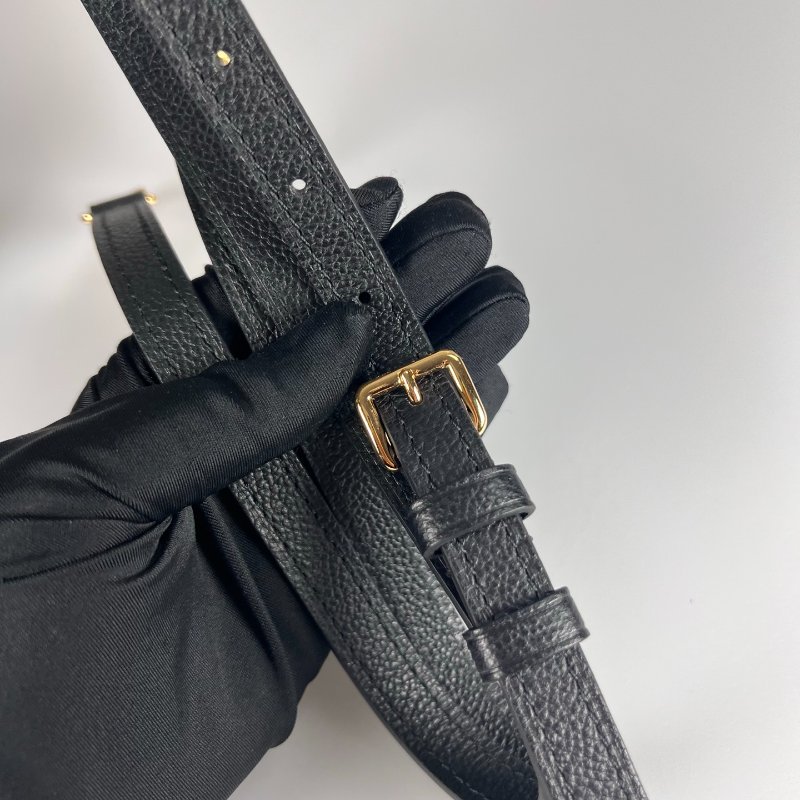 LV M82450/晶片款 黑皮革壓紋Nano Speedy包-12