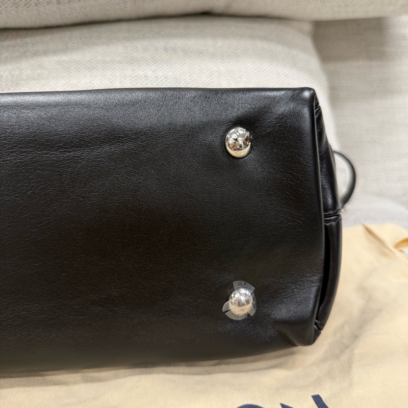 LOUIS VUITTON Carryall 字母徽標機車鏈條黑武士托特包Tote包購物袋 小羊皮 手提單肩包 小號 男女款 黑色-8