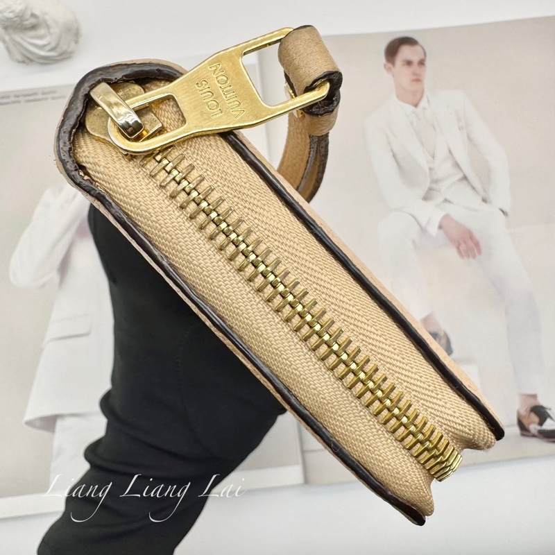 Louis Vuitton LV Monogram Empreinte 壓紋牛皮米色拉鍊長夾-18