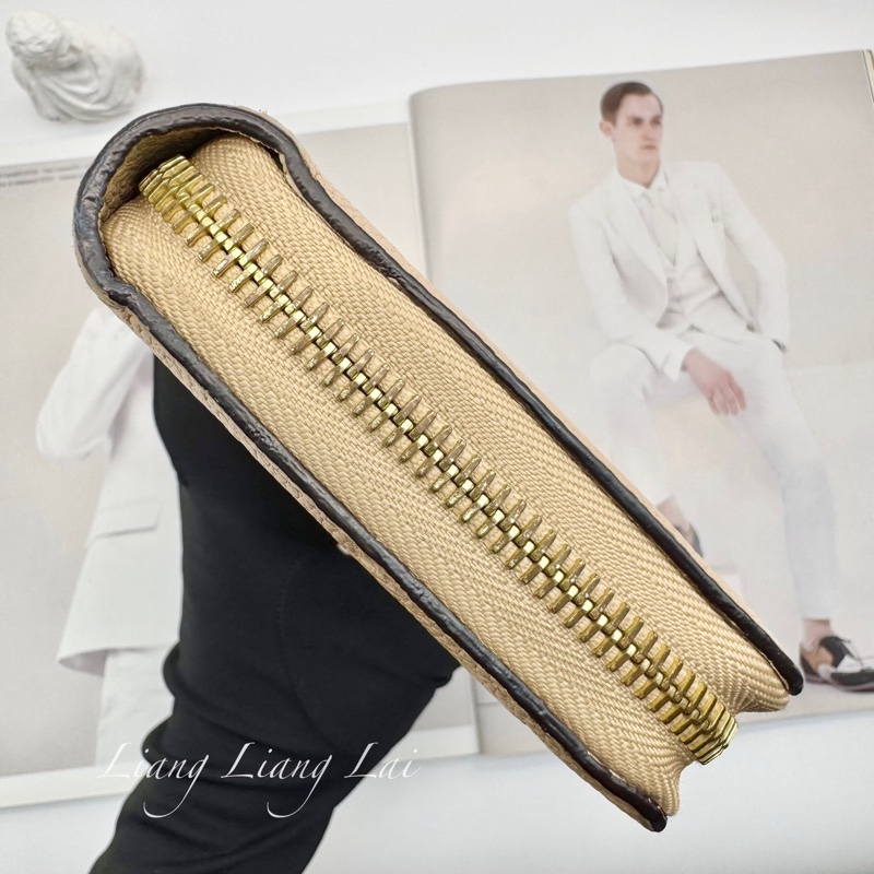 Louis Vuitton LV Monogram Empreinte 壓紋牛皮米色拉鍊長夾-19