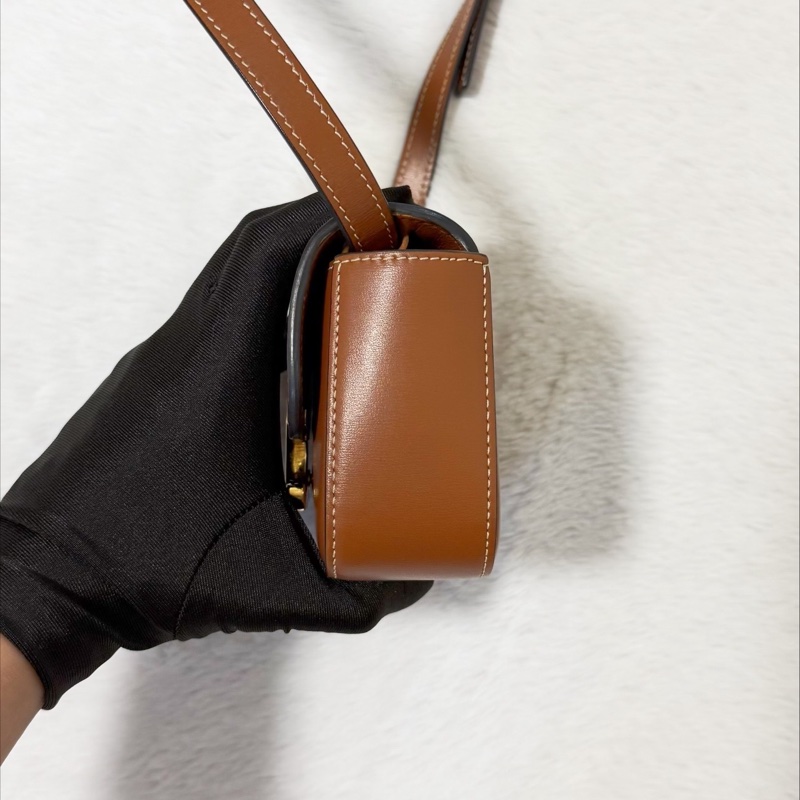 Celine Triomphe Nano Bag 焦糖棕-2