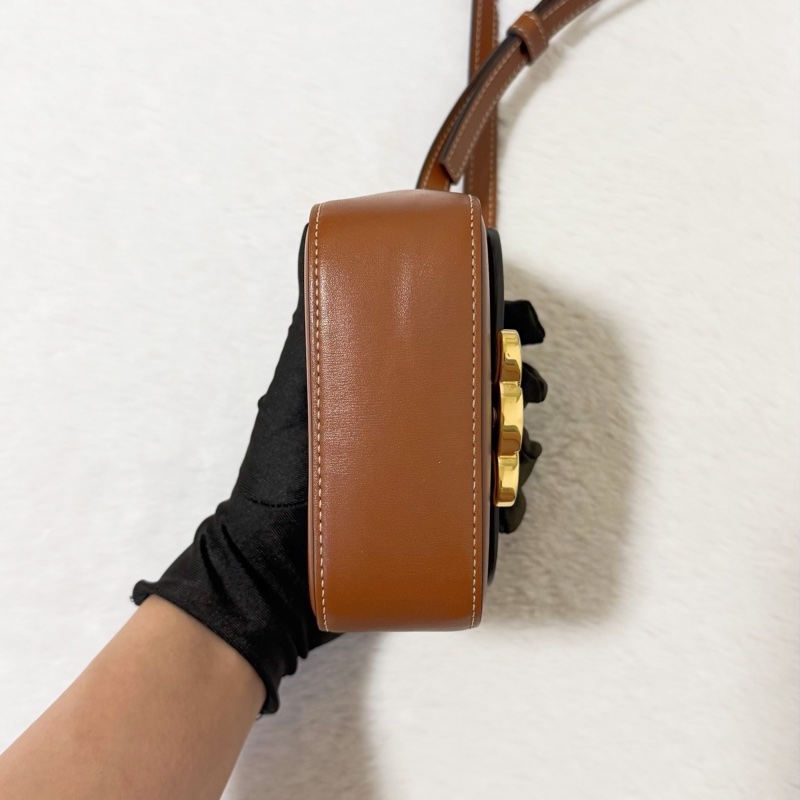 Celine Triomphe Nano Bag 焦糖棕-10