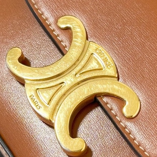 Celine Triomphe Nano Bag 焦糖棕-13