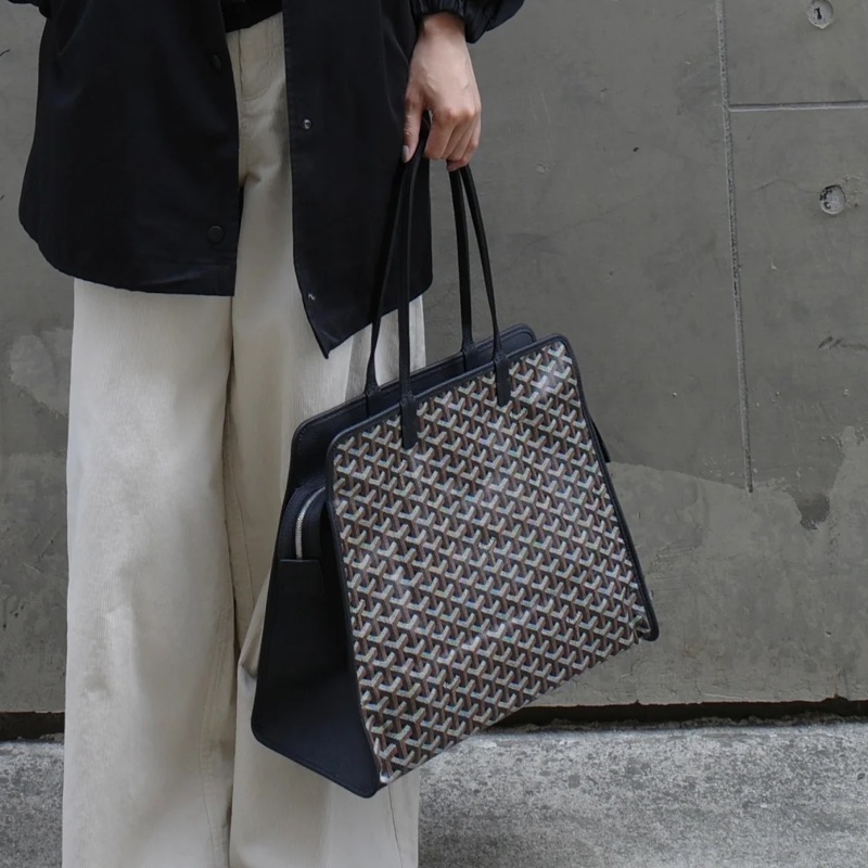 ✨Goyard 海軍藍拉鍊手提包 空間大 時尚好背💙-1