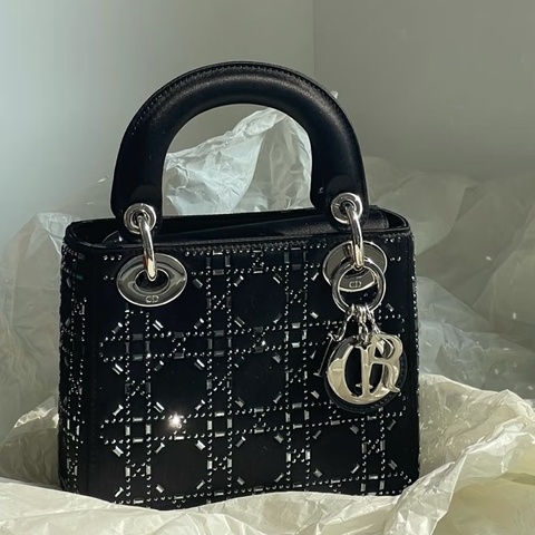✨ Dior 絲絨水鑽黛妃包 近新 高級感爆棚🖤專櫃20萬