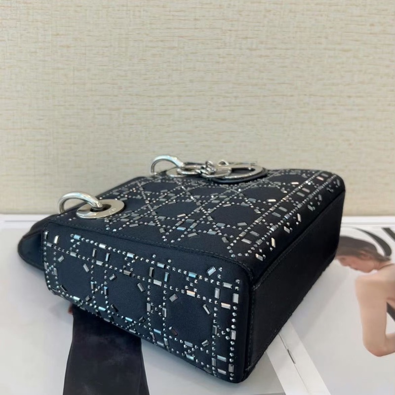 ✨ Dior 絲絨水鑽黛妃包 近新 高級感爆棚🖤專櫃20萬-5